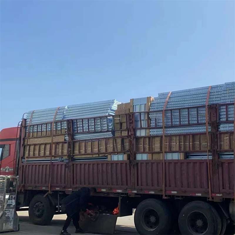路南区镇康县进仓物流：专线直达的多元货运之旅